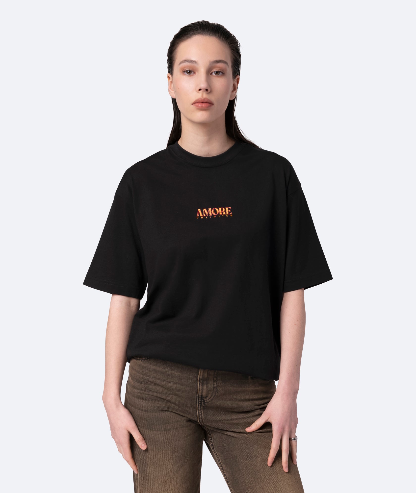 AMORE UNLTD. T-SHIRT - BLACK