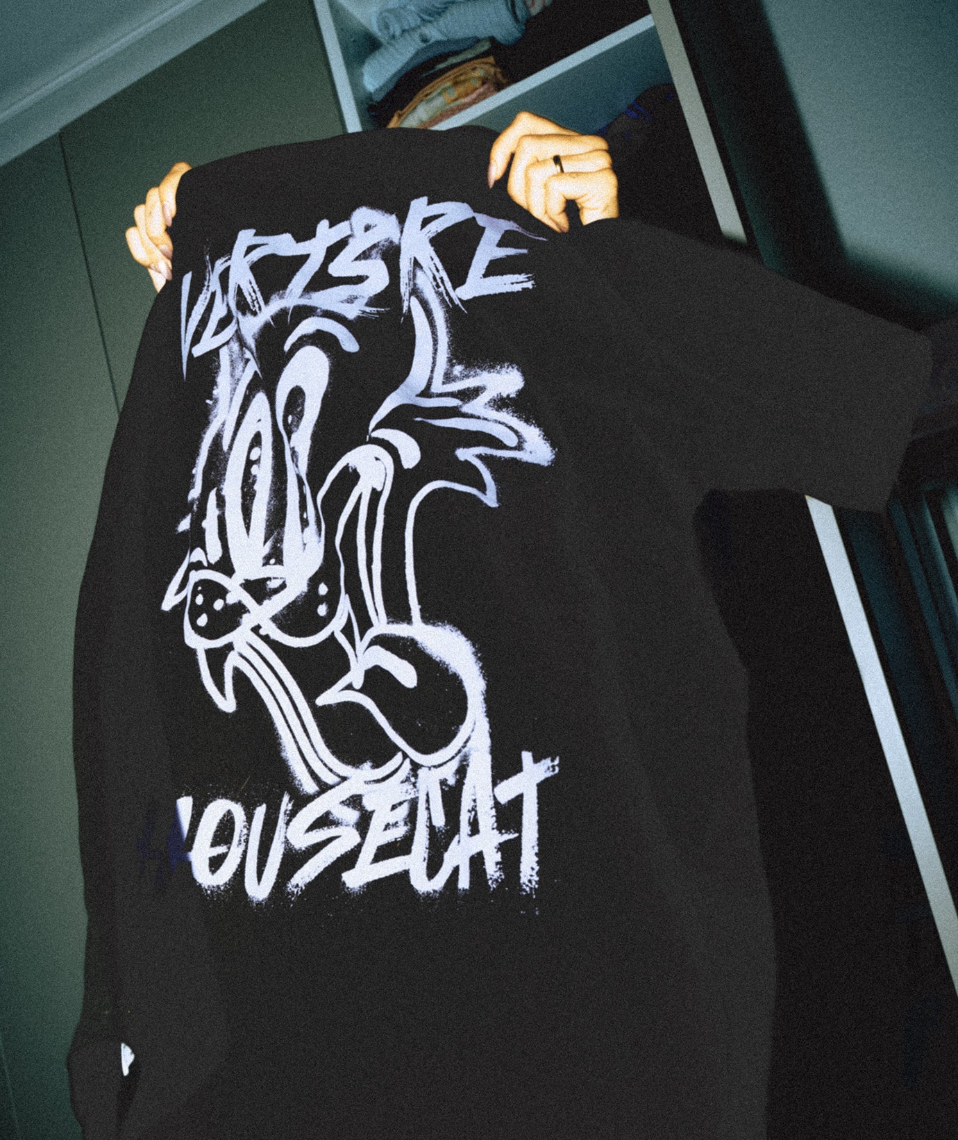 HOUSECAT x VERTERE BERLIN T-SHIRT - BLACK