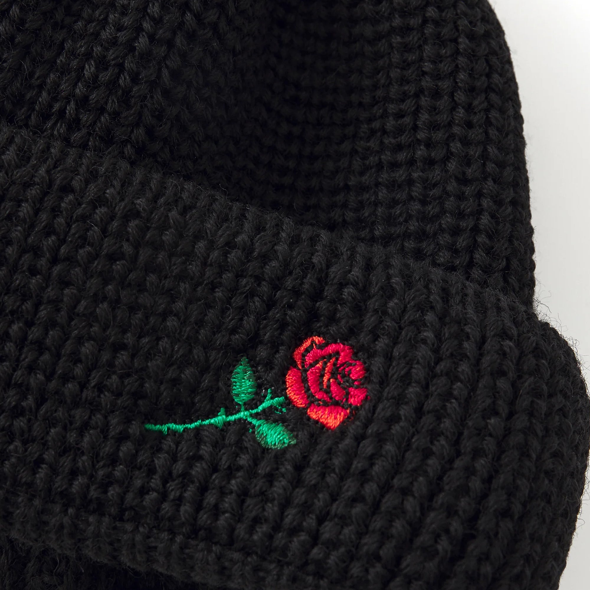 SHORT WOOL ROSE EMBROIDERY BEANIE - BLACK